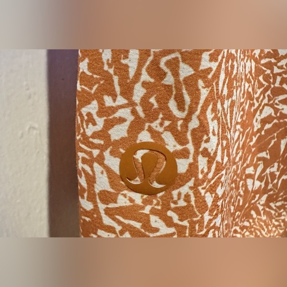 Lululemon Pool Short 7” BNWT - Picture 7 of 9